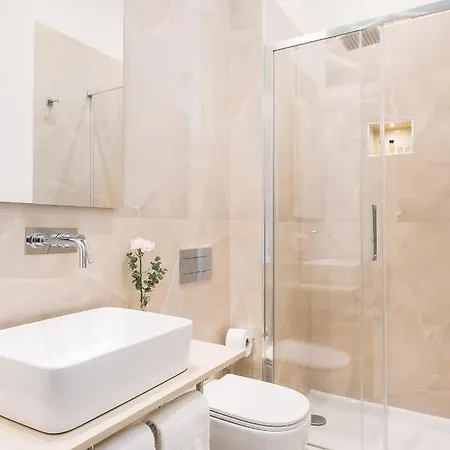 Idyllia - Elegant Flat Rom